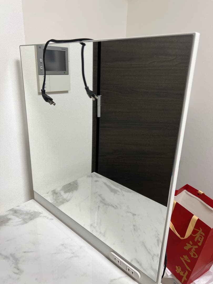 ホワイトドレッサー・鏡台(引き取りの場合は1万円) W‼️引取限定ホワイト ドレッサー・鏡台 購入 楕円形ミラードレッサー