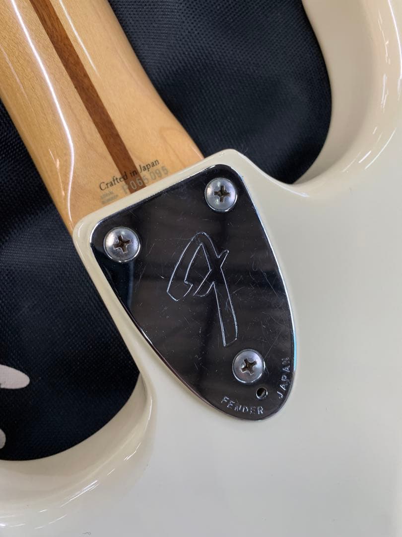 FENDER エレキギター　fender