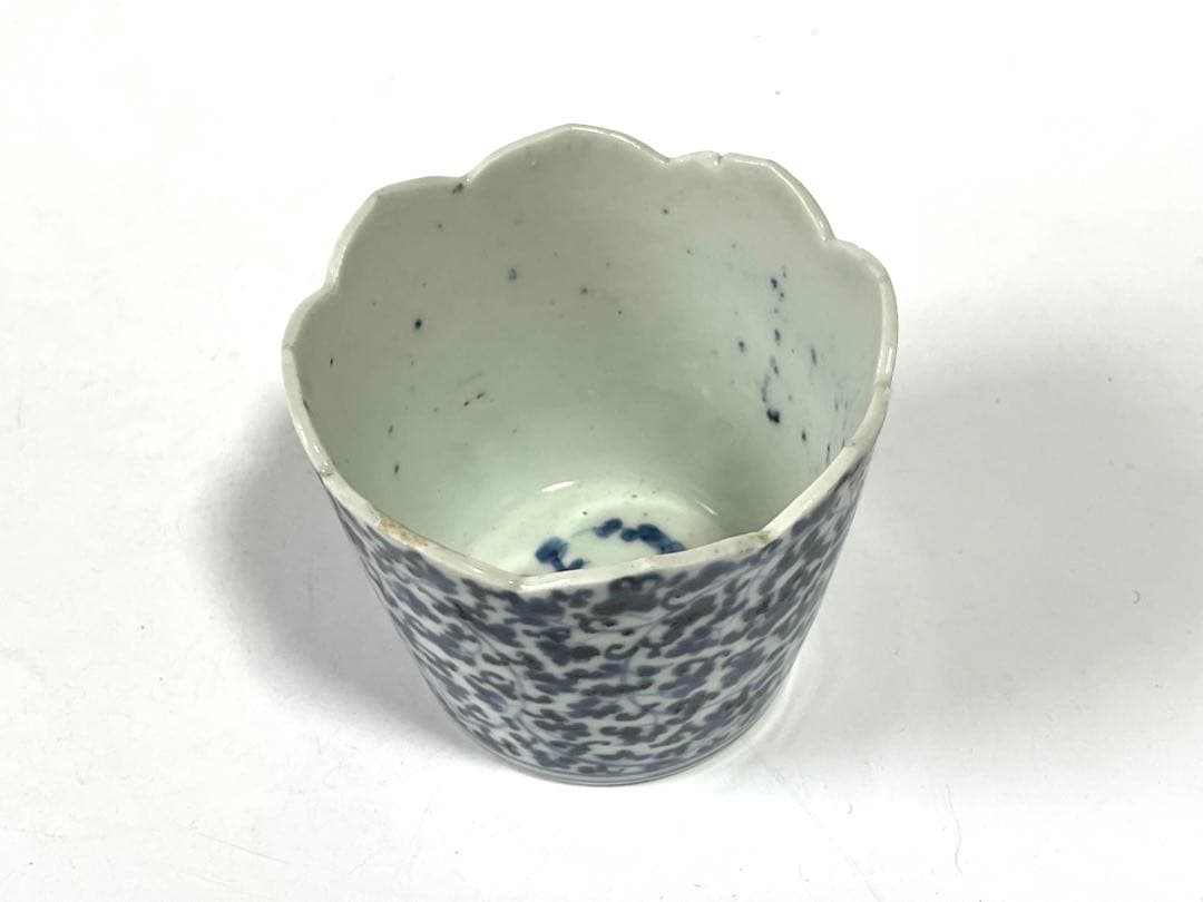 骨董 アンティーク 蕎麦猪口 輪花 染付 微塵唐草文様 フリル カップ