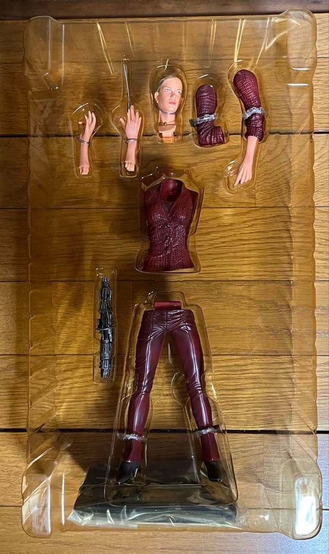 TERMINATOR 3 T-X フィギュア 1/6スケール