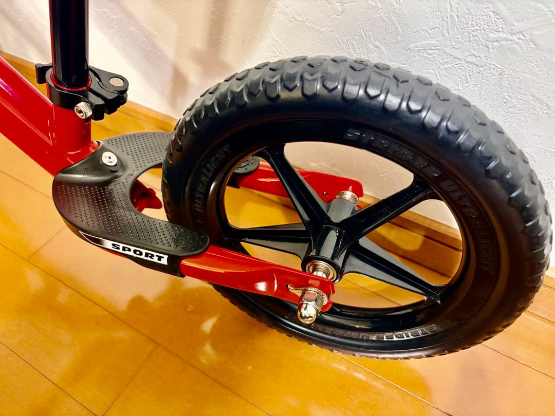 【極美品】STRIDER ストライダー SPORTS MODEL 12インチ 赤