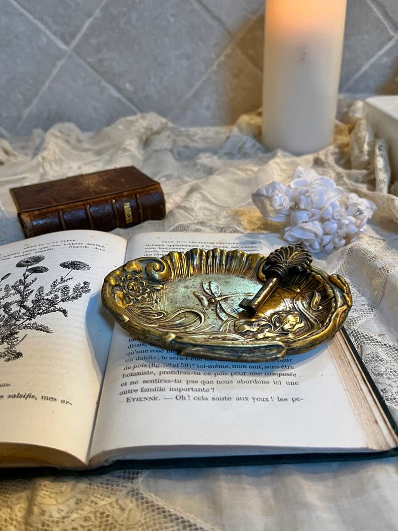 楽天市場】アンティークゴールド トレイ（置物｜インテリア小物・置物