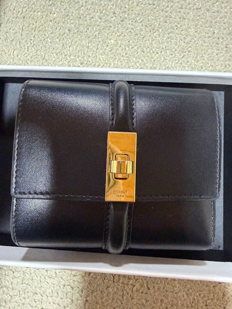 Celine 黒 レザー 三つ折り財布　使用済み