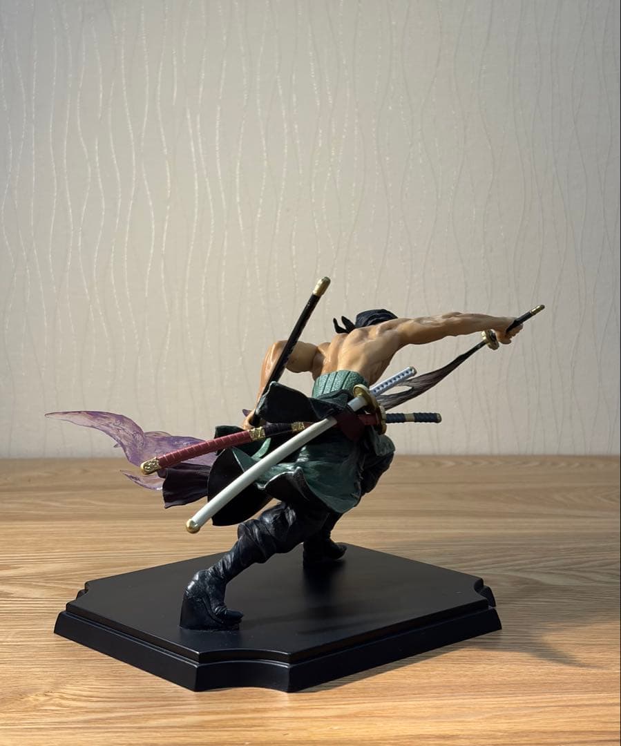 ロロノア・ゾロ フィギュア