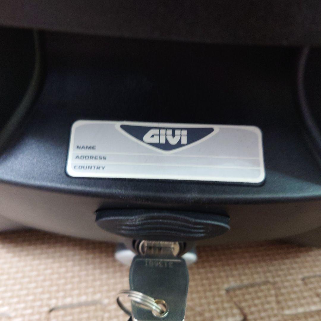 GIVI モノキートップケースV47 カーボン 美品ベース無し GIVI V47
