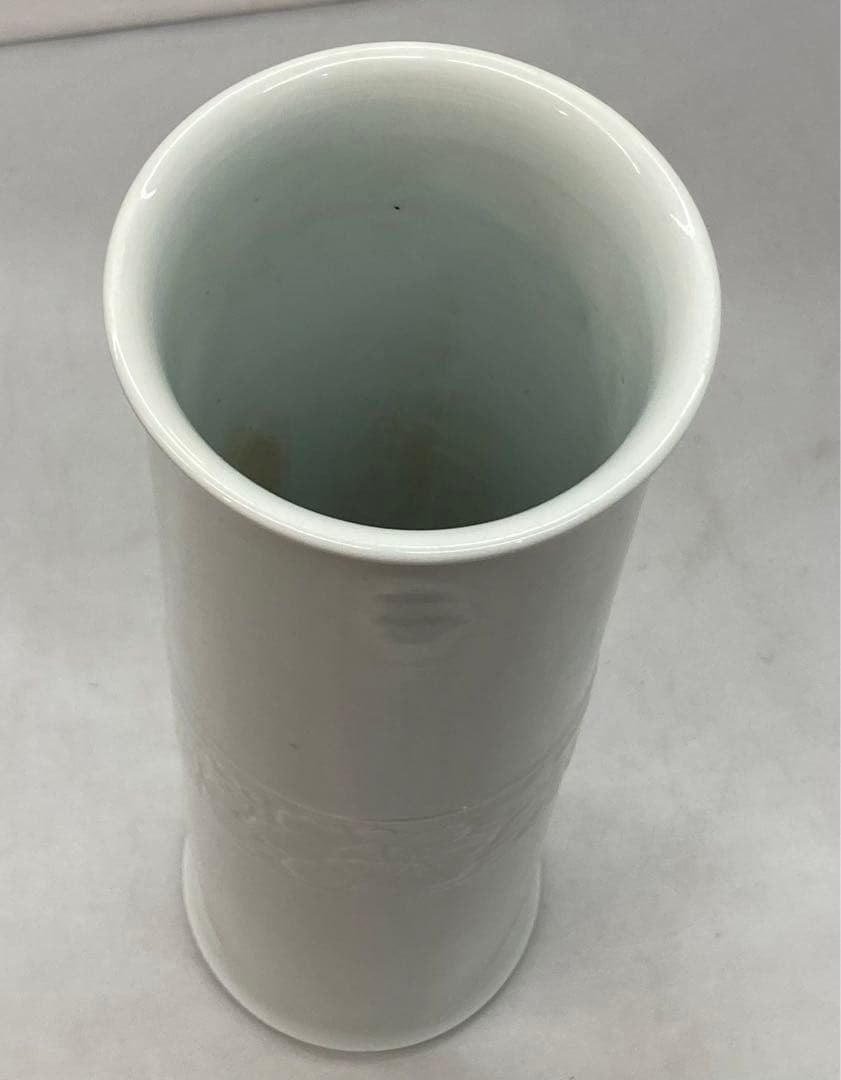 B165b 伊東陶山造「白瓷唐華文 花瓶」共箱京都尊式華道具茶道具