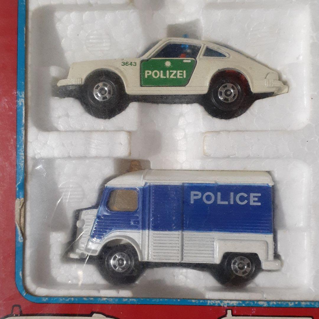 トミカ　世界のポリスカーセット