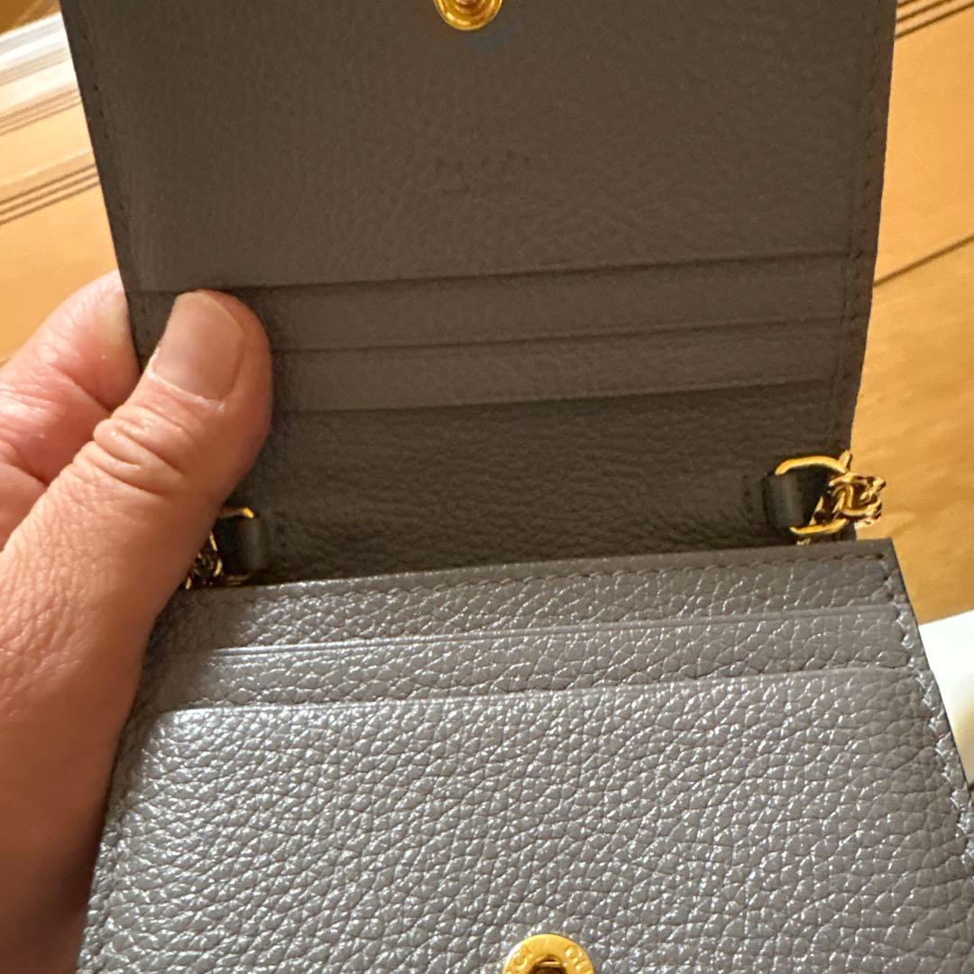 GUCCI グレー 二つ折り財布 GGロゴ