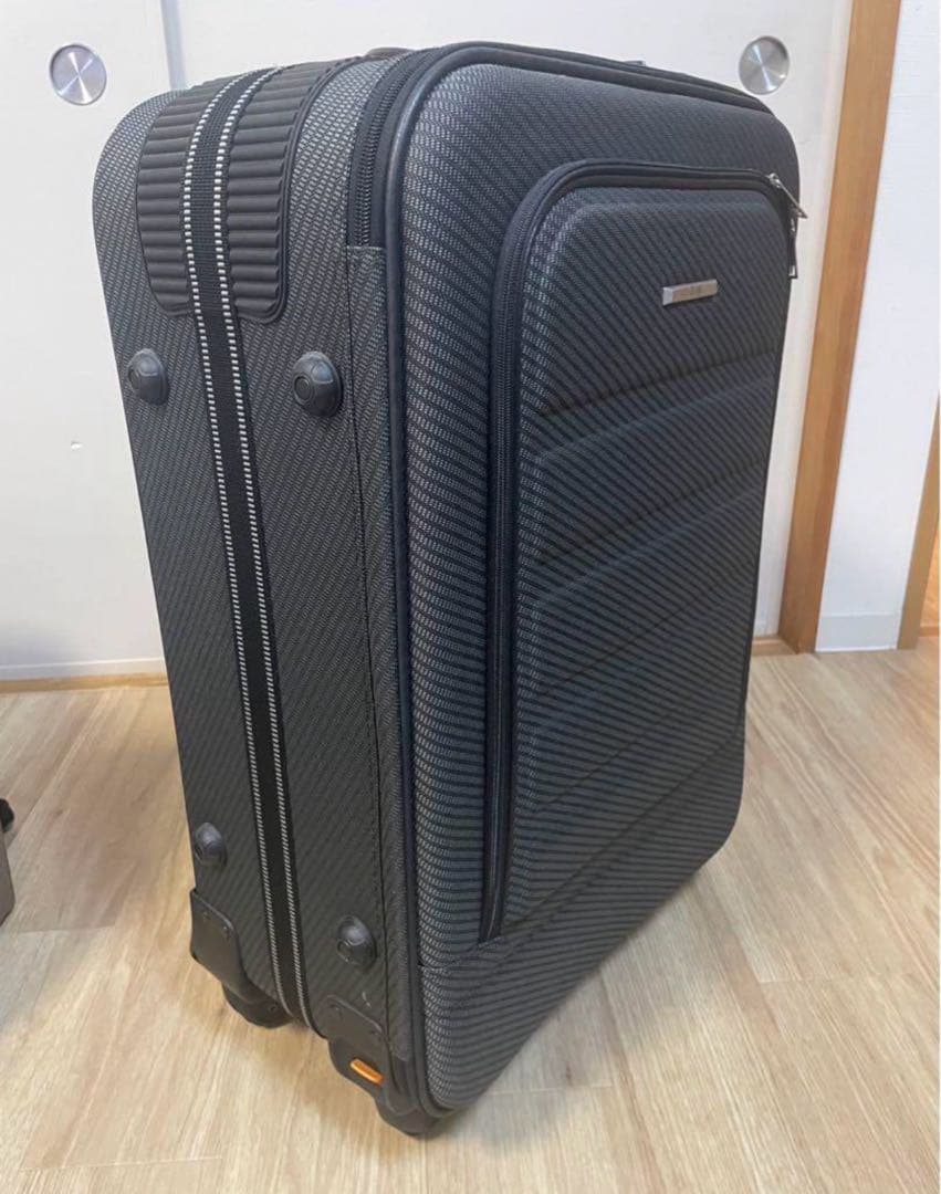 シフレ エスケープ 大容量80L ソフトスーツケース ちきりんさん