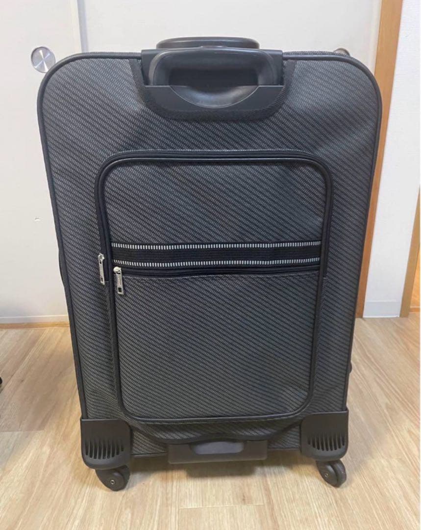 シフレ エスケープ 大容量80L ソフトスーツケース ちきりんさん