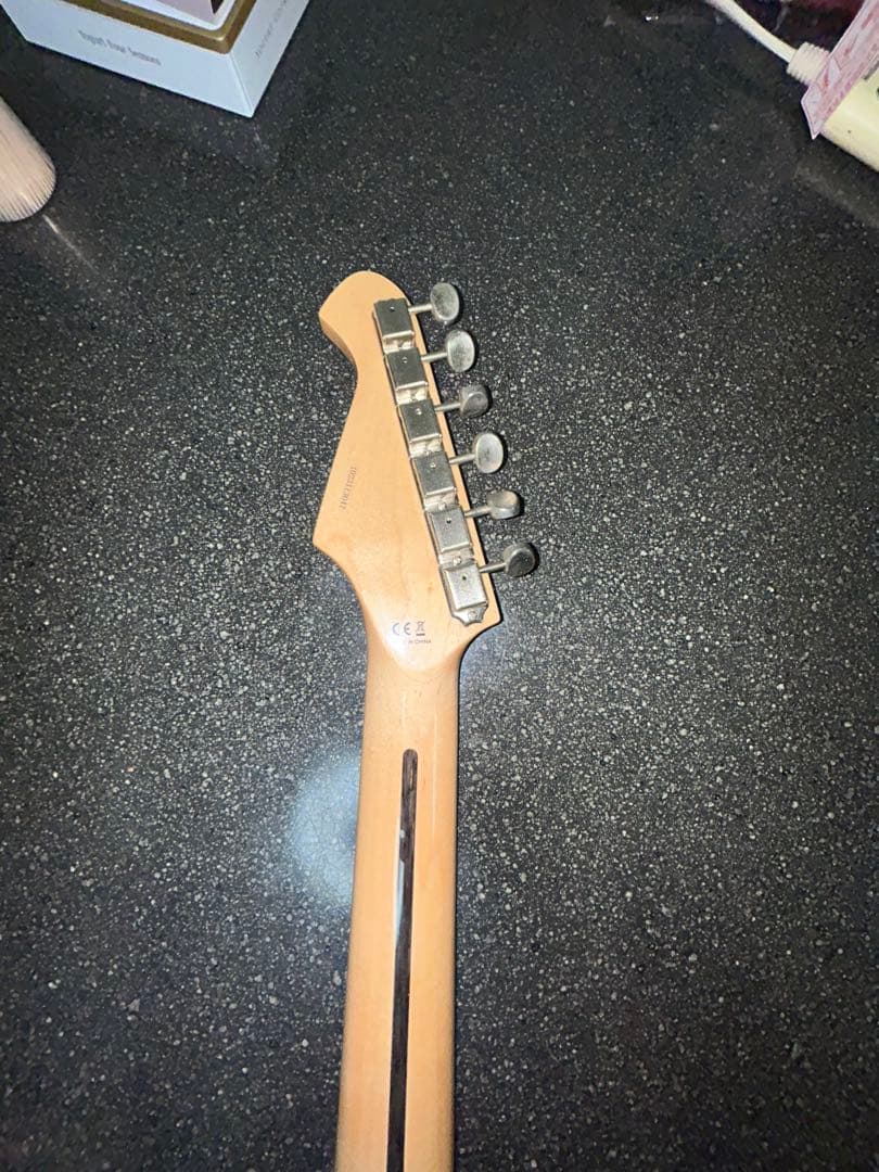 超特価現在お値下げ中 今週まで】 セミソリッドギター - メルカリ