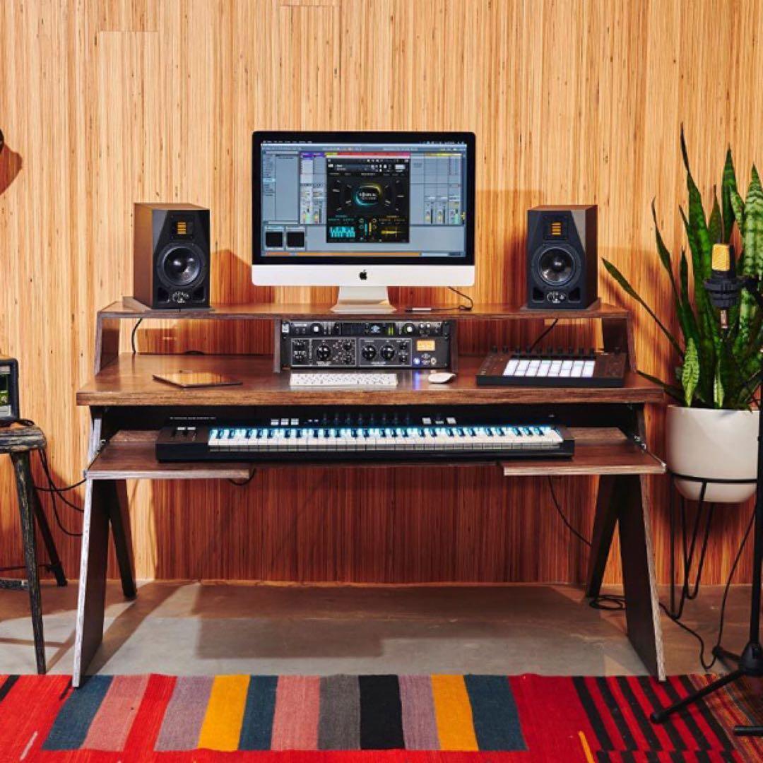 Output Platform コディアック・ブラウン スタジオデスク DTM