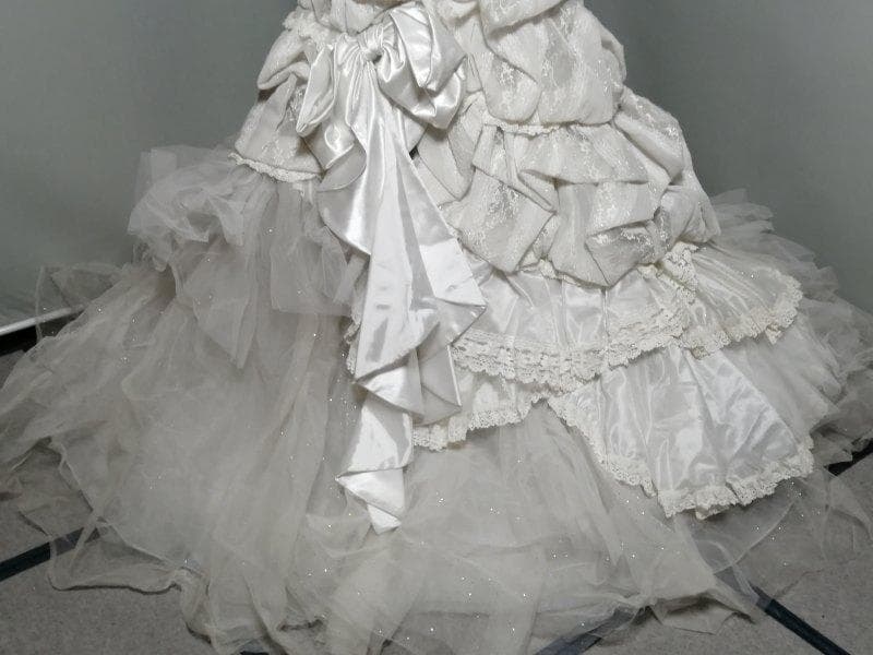[344] ウエディングドレス ９～１３号サイズ ブランド品 中古