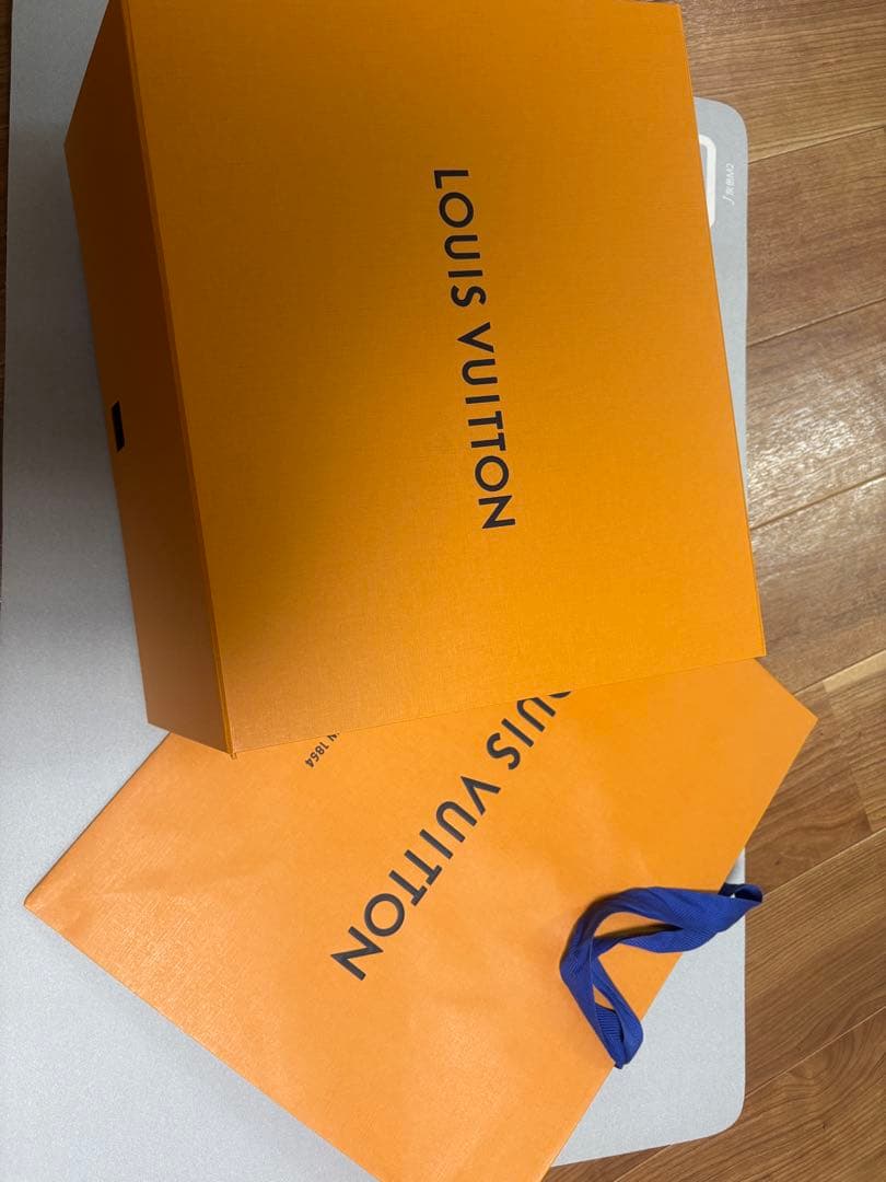 ルイ・ヴィトン ブラックレザーバッグ