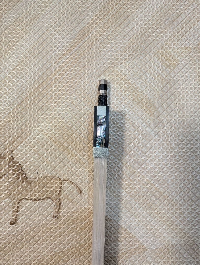 ヤマハ　カーボンファイバー バイオリン弓　4/4　エボニーフロッグ 織格子縞模様