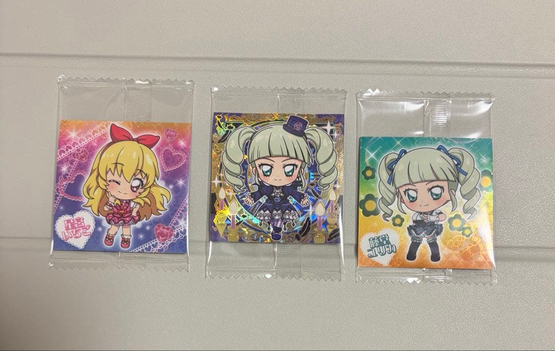 アイカツ ウエハース 星宮いちご 藤堂ユリカ - メルカリ