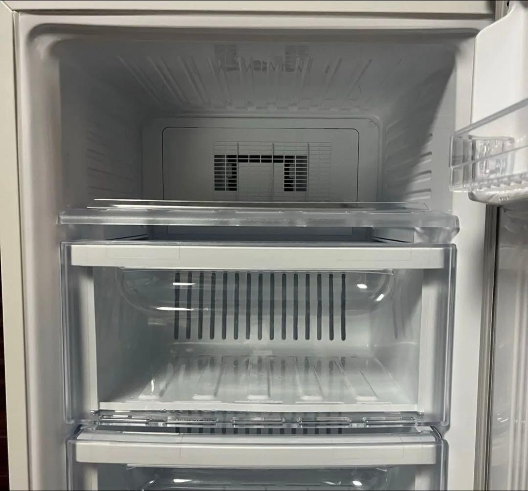 三菱　スリム冷凍庫 121L MF-U12F-W