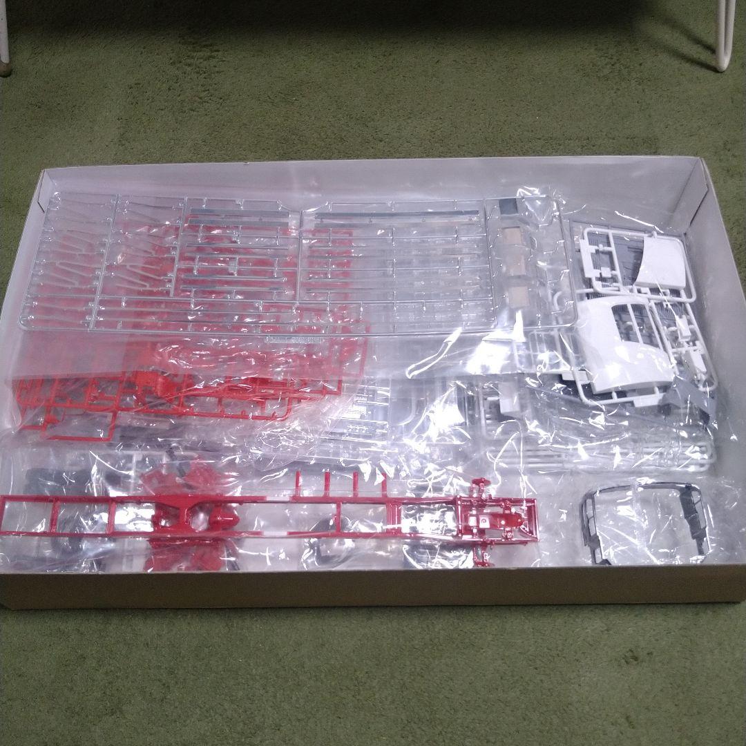 アオシマ　1/32デコトラプラモデル　ヘビーフレイト　プロフィア　京洛運輸セット