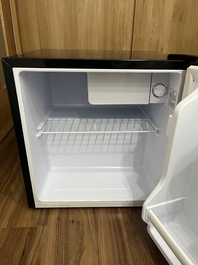 アイリスプラザ 鏡面 冷蔵庫 ミニ ブラック 42L 黒 ミラーガラス冷蔵庫