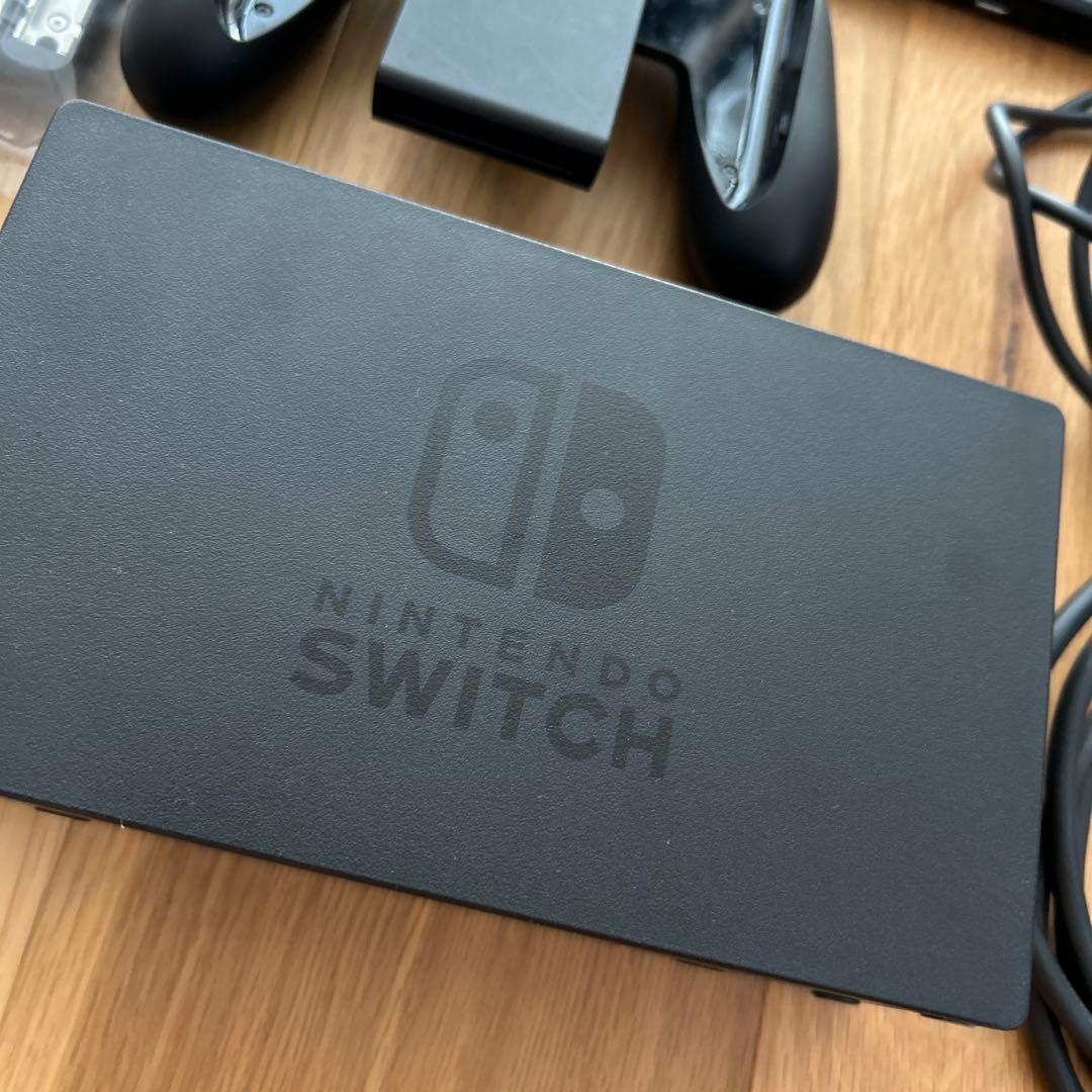 2024年12月購入　switch 本体　ネオンブルー×ネオンレッド