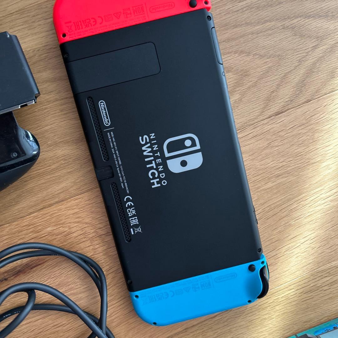 2024年12月購入　switch 本体　ネオンブルー×ネオンレッド