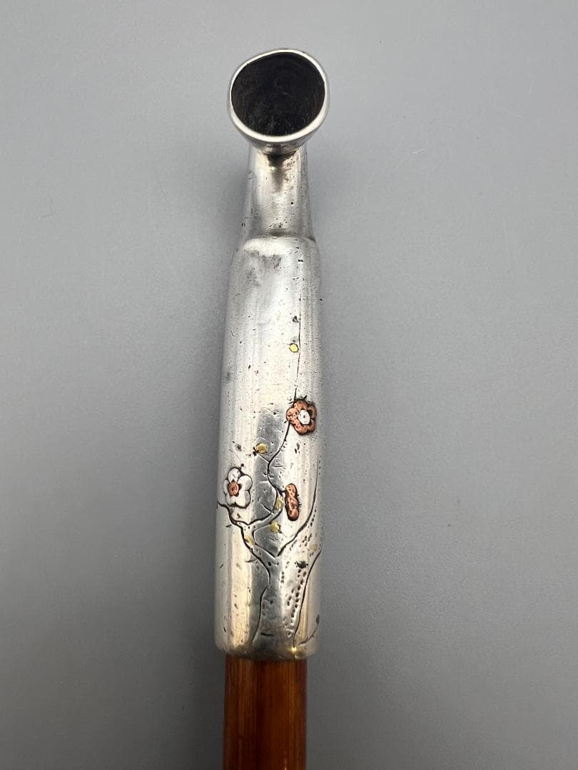 eee”即購入ok 銀煙管　武士梅図　金赤銅象嵌　キセル　銀細工　アンティ
