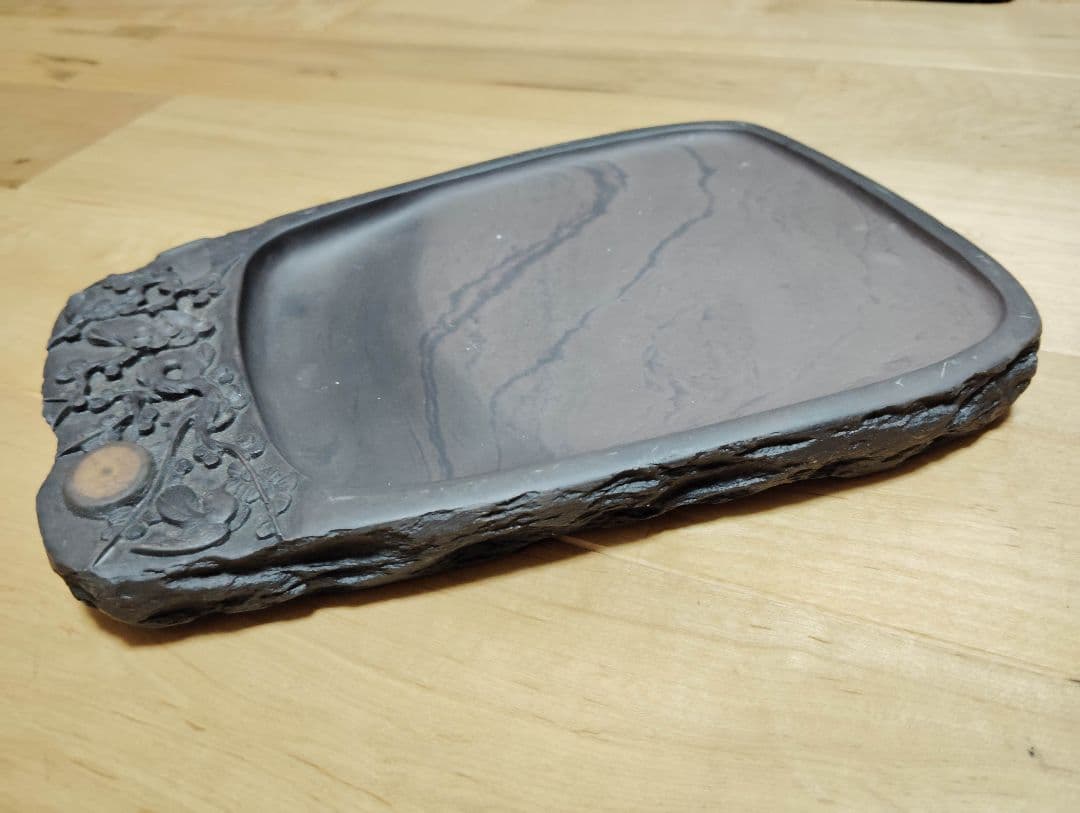 彫刻装飾付き硯