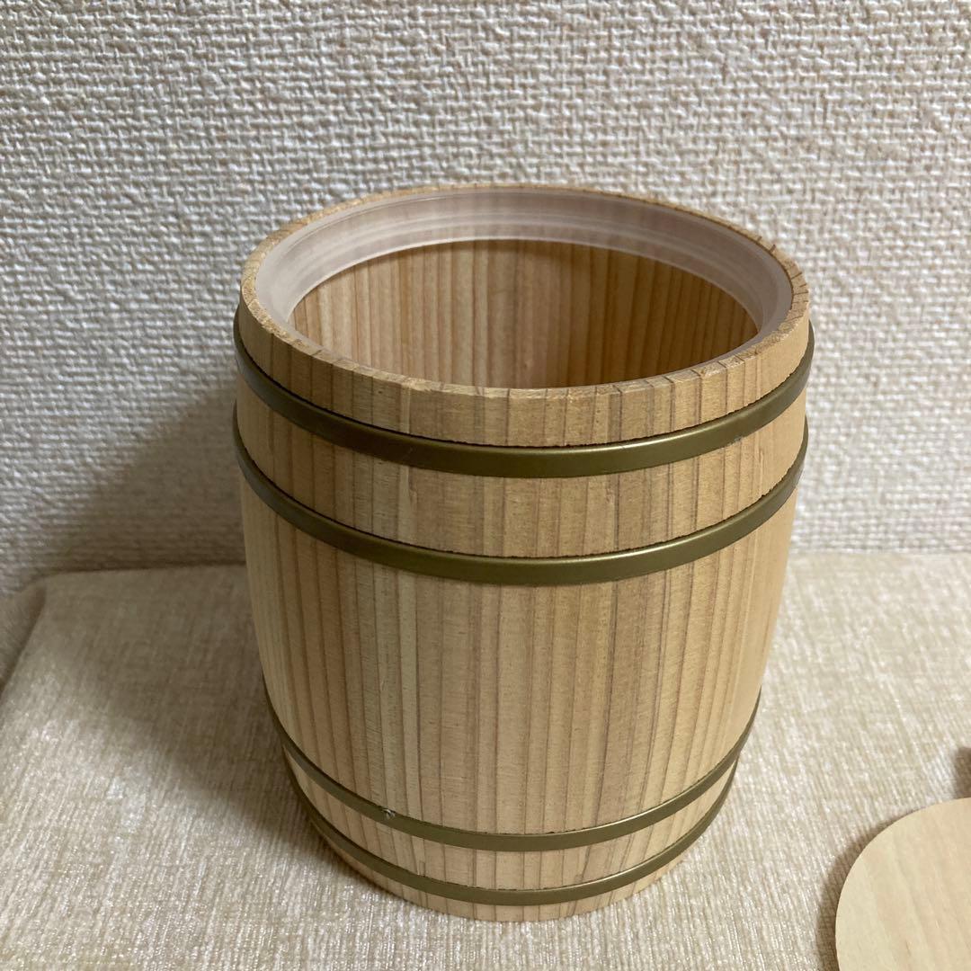 レア 進撃の巨人 進撃ロゴ 白木ミニ樽 小物入れ 樽 - メルカリ