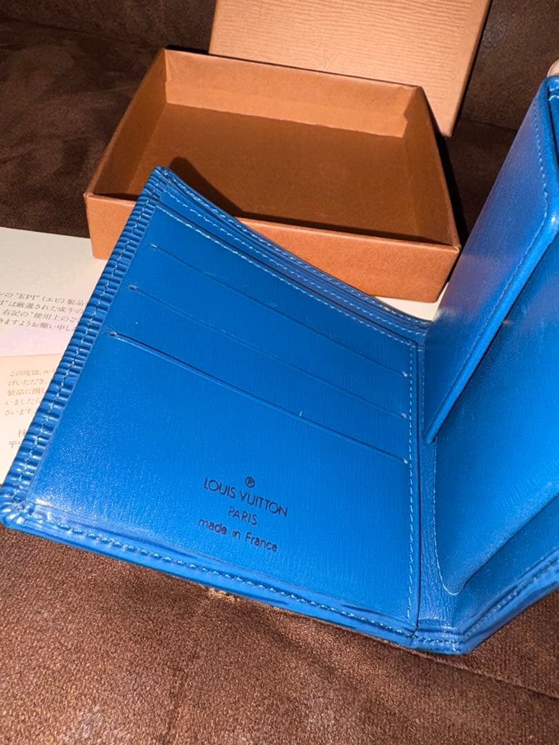 LOUIS VUITTON 青 レザー 財布　エピ