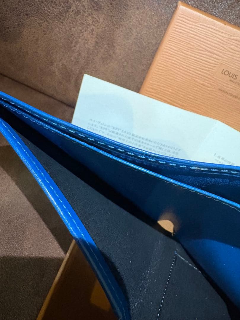 LOUIS VUITTON 青 レザー 財布　エピ