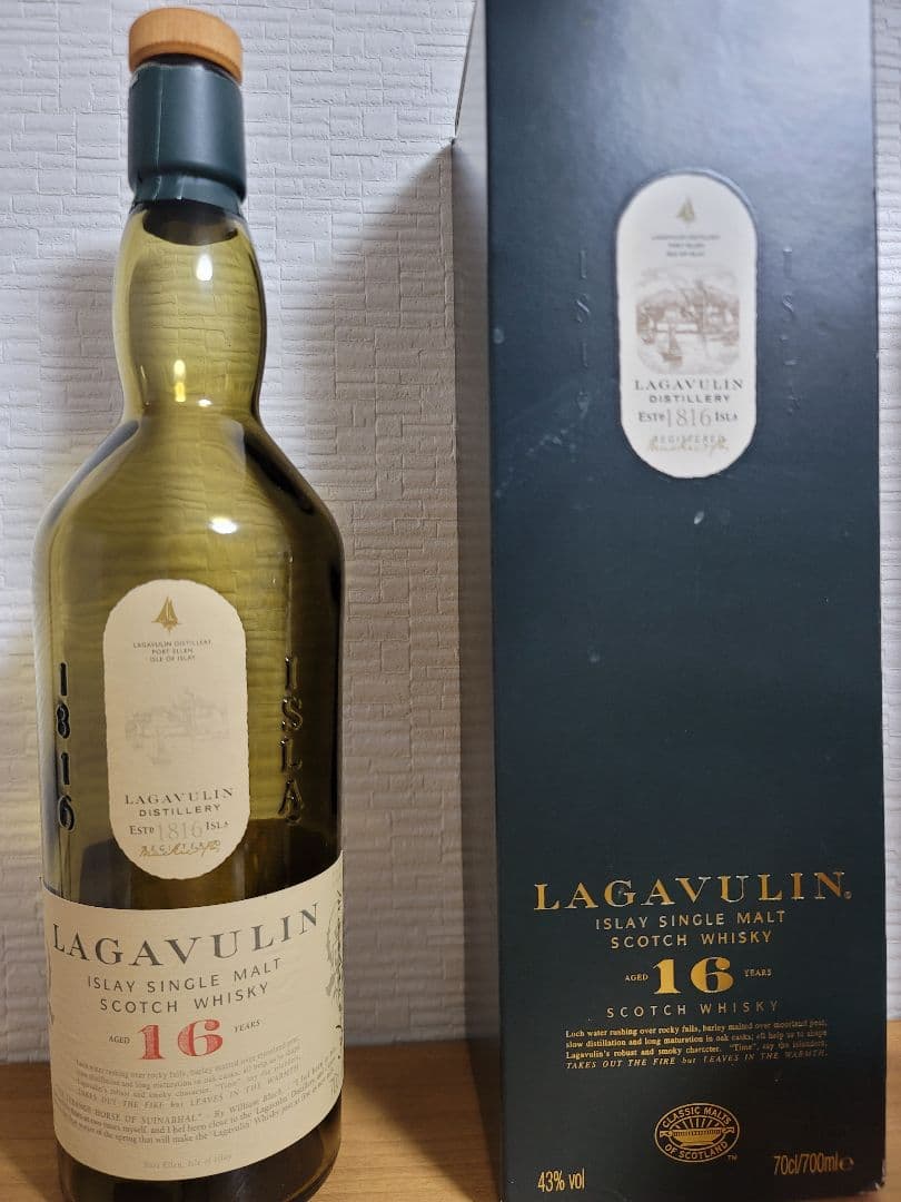 空き瓶) LAGAVULIN 16年 ラガヴーリン 化粧箱付き - メルカリ