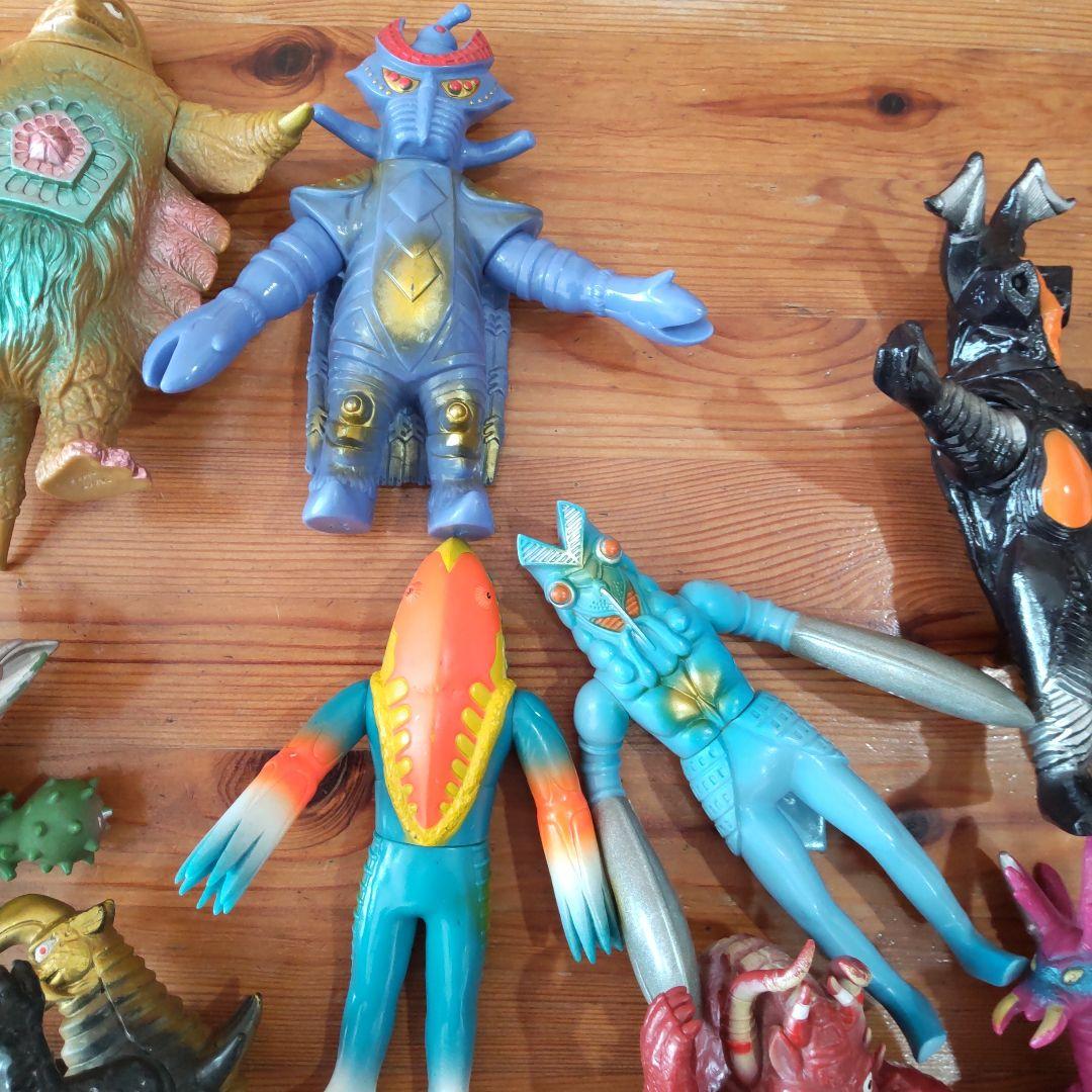 ウルトラマンシリーズ 　　　　　　　　　怪獣ソフビ 12体セット