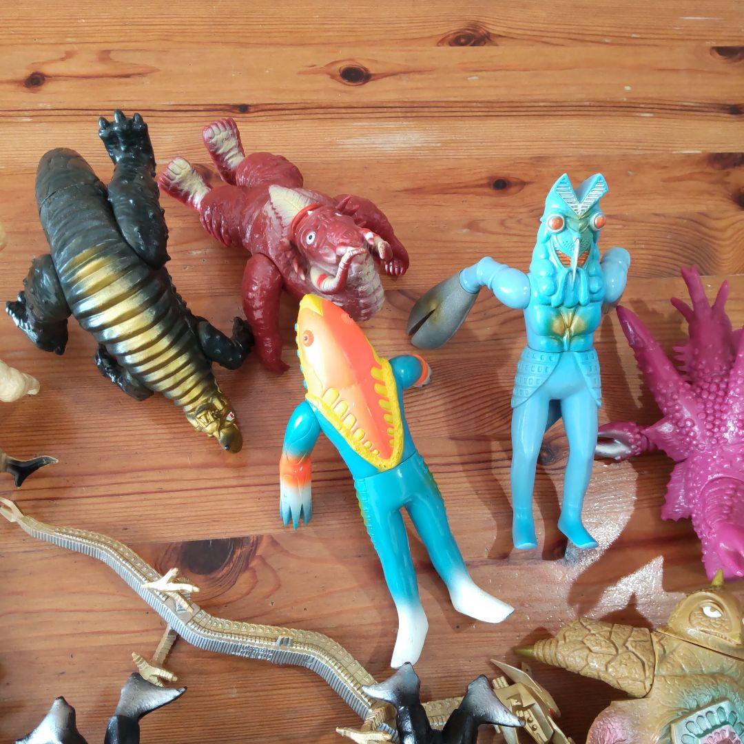 ウルトラマンシリーズ 　　　　　　　　　怪獣ソフビ 12体セット