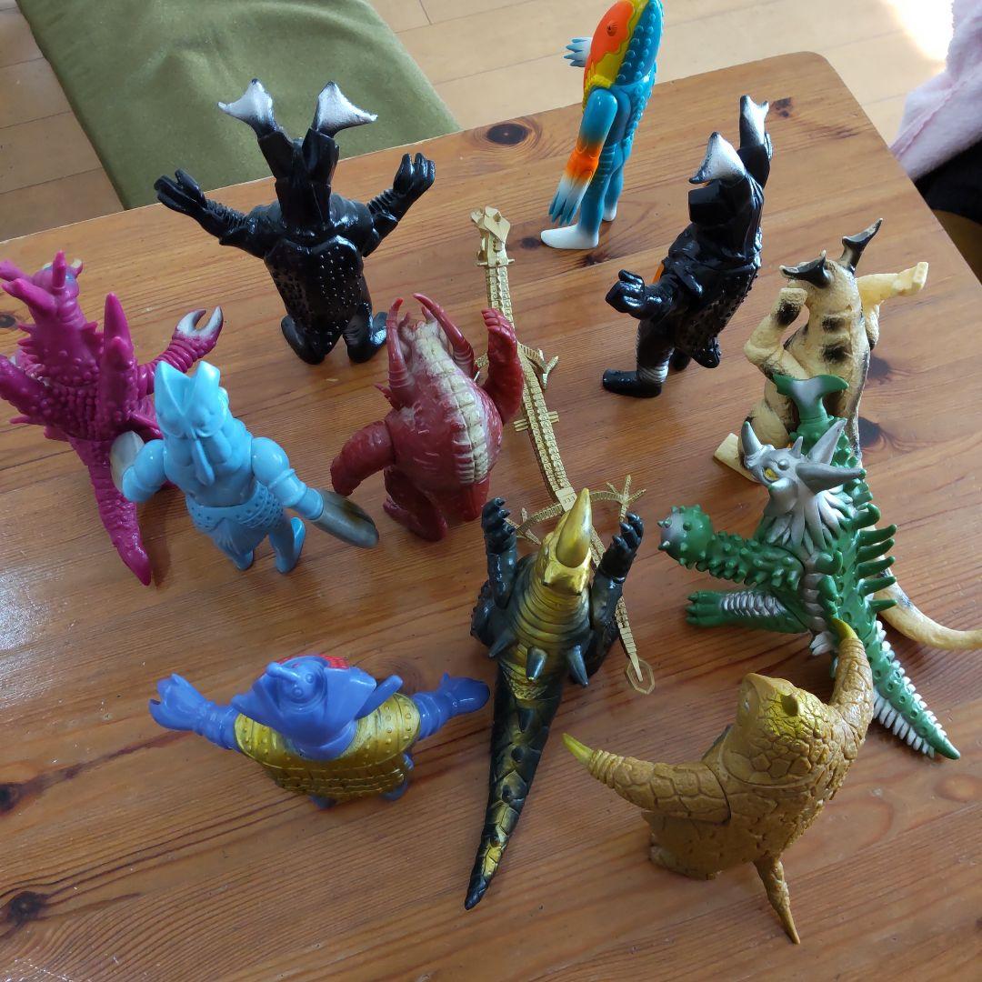 ウルトラマンシリーズ 　　　　　　　　　怪獣ソフビ 12体セット