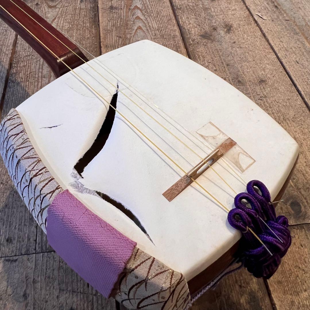 三味線 木製 付属品ありケース付き破れあり