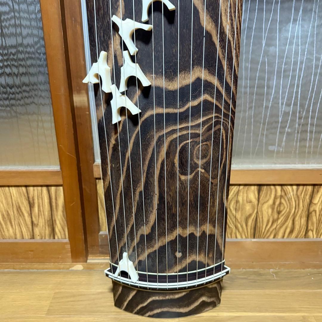 極美品】 琴 和楽器 弦楽器 13弦 すだれ彫りの通販はau PAY マーケット