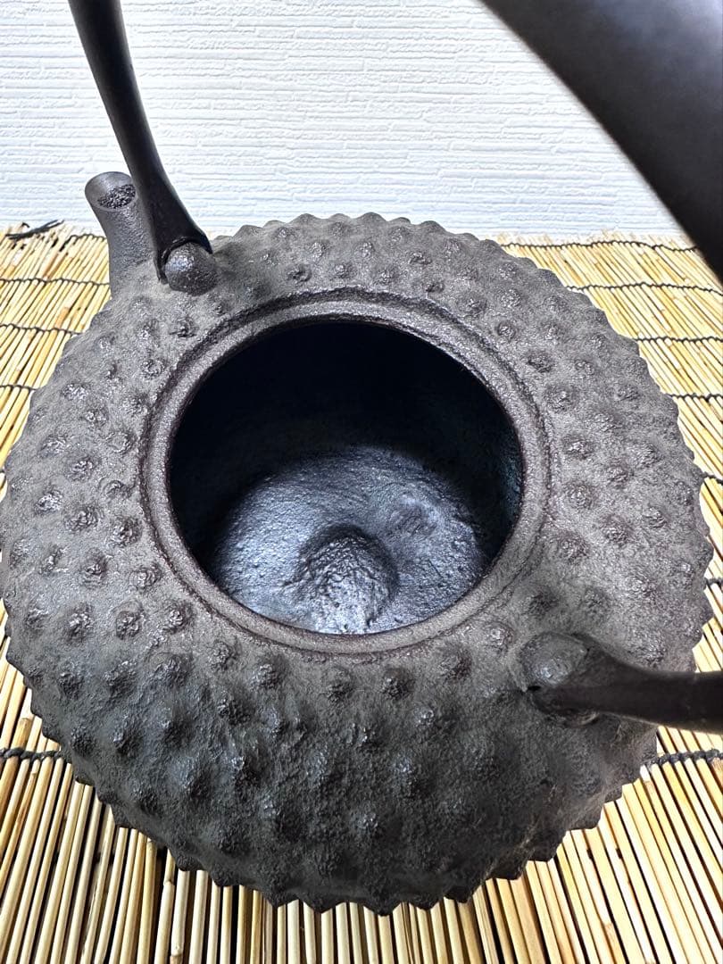 未使用品　南部長文堂 二代目 長谷川文雄造　鬼アラレ　南部鉄瓶　南部鉄器