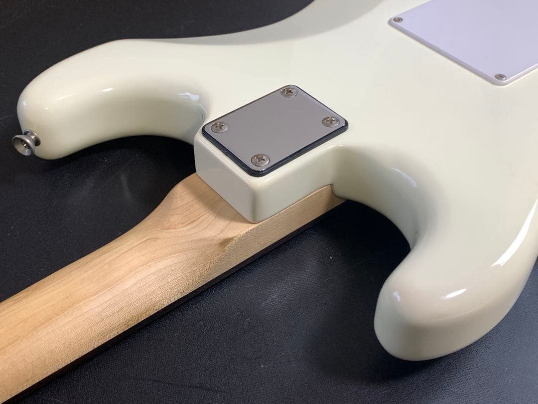 Bacchus BST バッカス中古エレキギター　ホワイト　美品