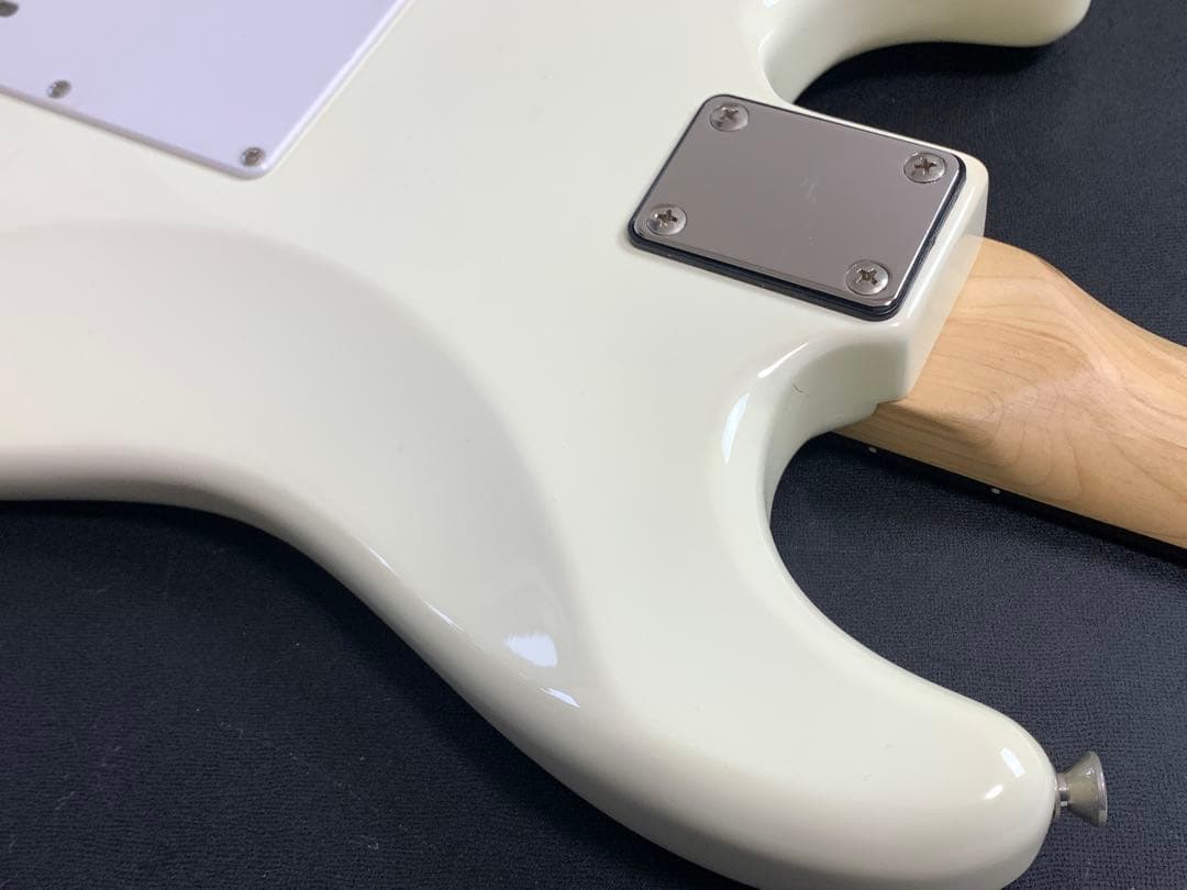 Bacchus BST バッカス中古エレキギター　ホワイト　美品