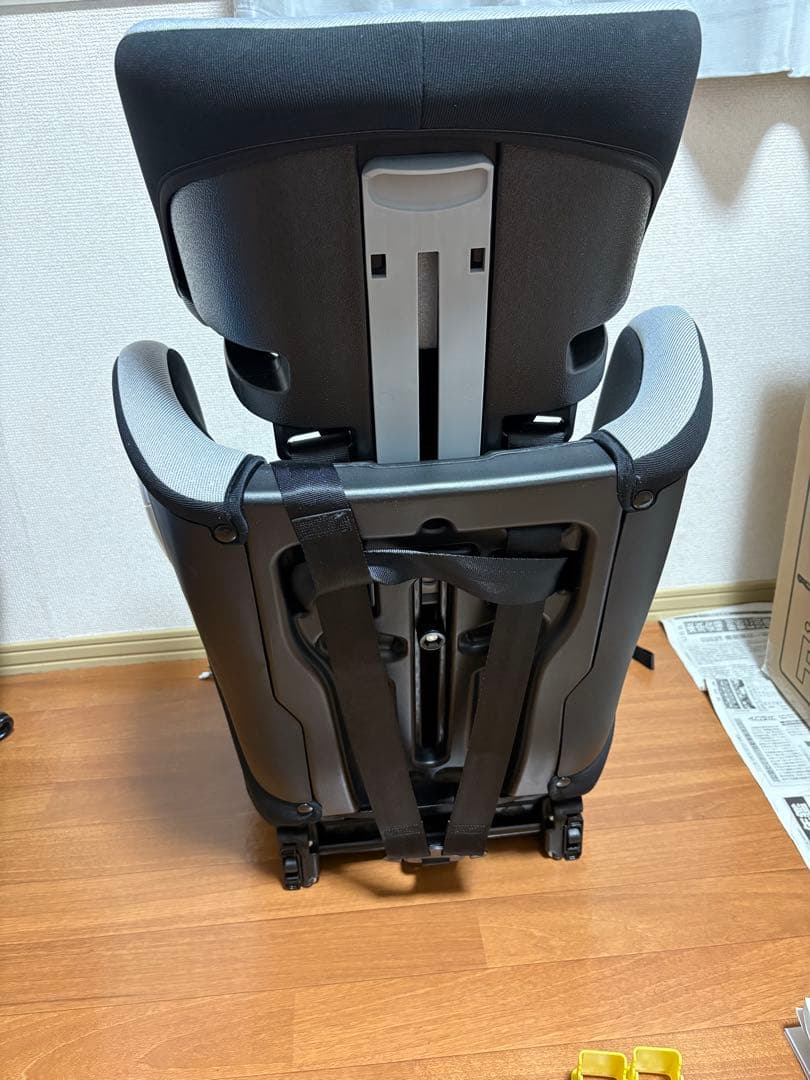 ハーネスジュニアFLXネクスト　チャイルドシート