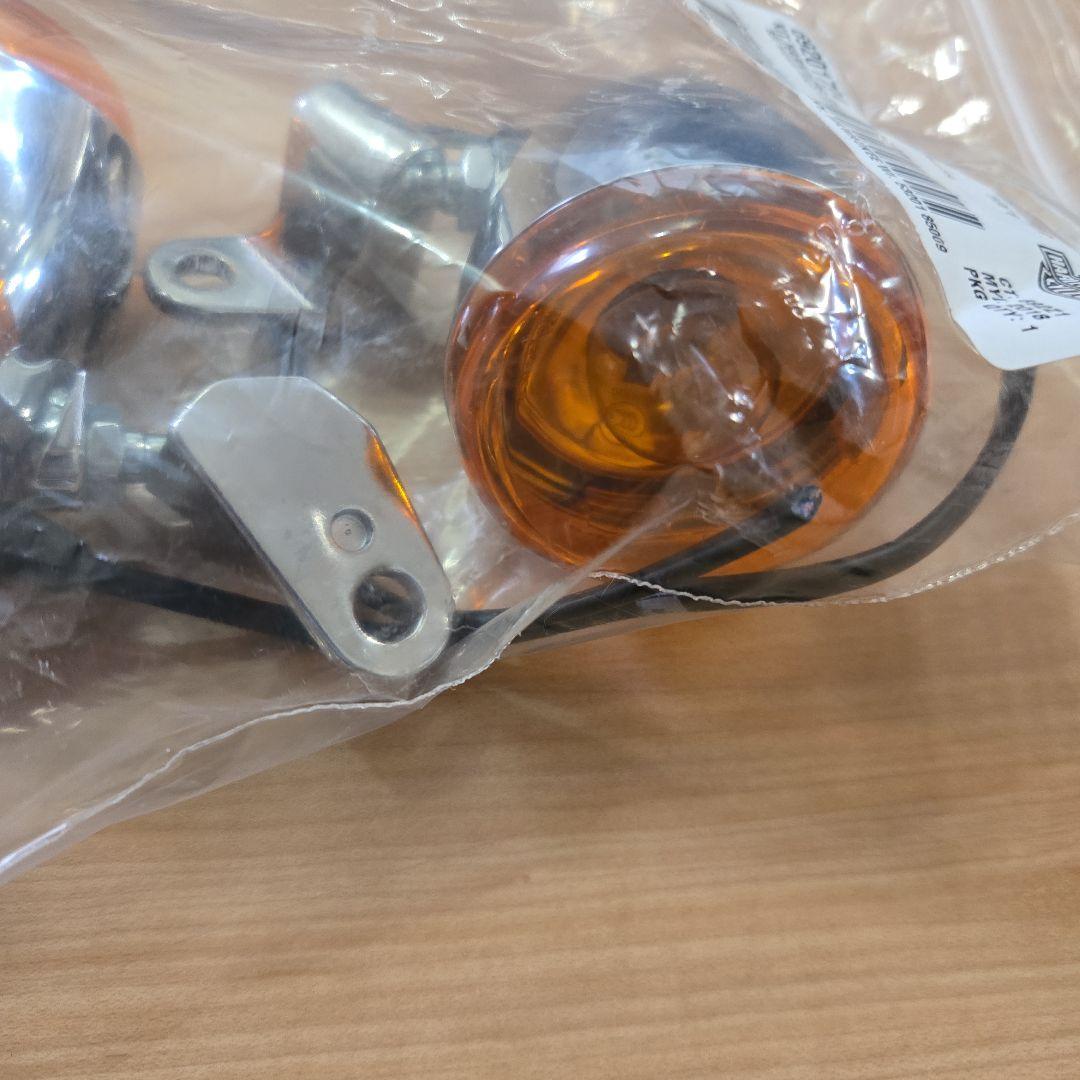 ハーレー 2024 ブレイクアウト 純正LED リアウインカー新車取り外し部品