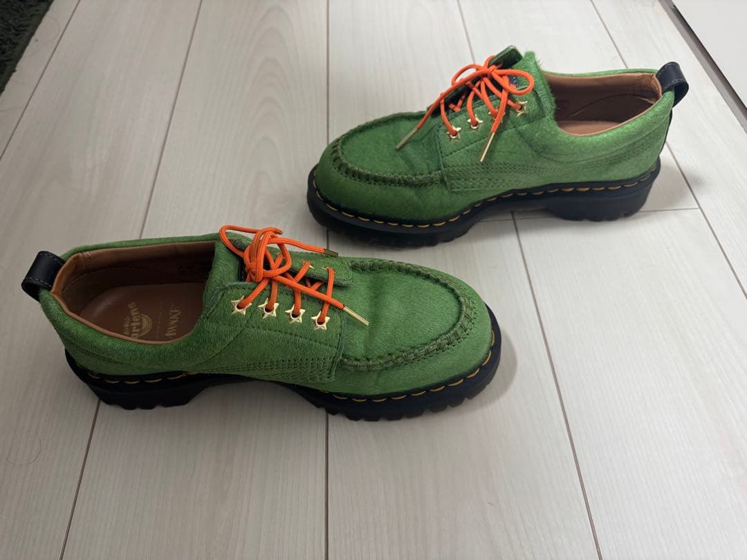 靴 Dr martens awake ny