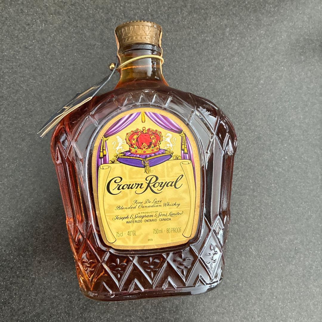 Crown Royal 750ml 1978年製ウイスキー - メルカリ
