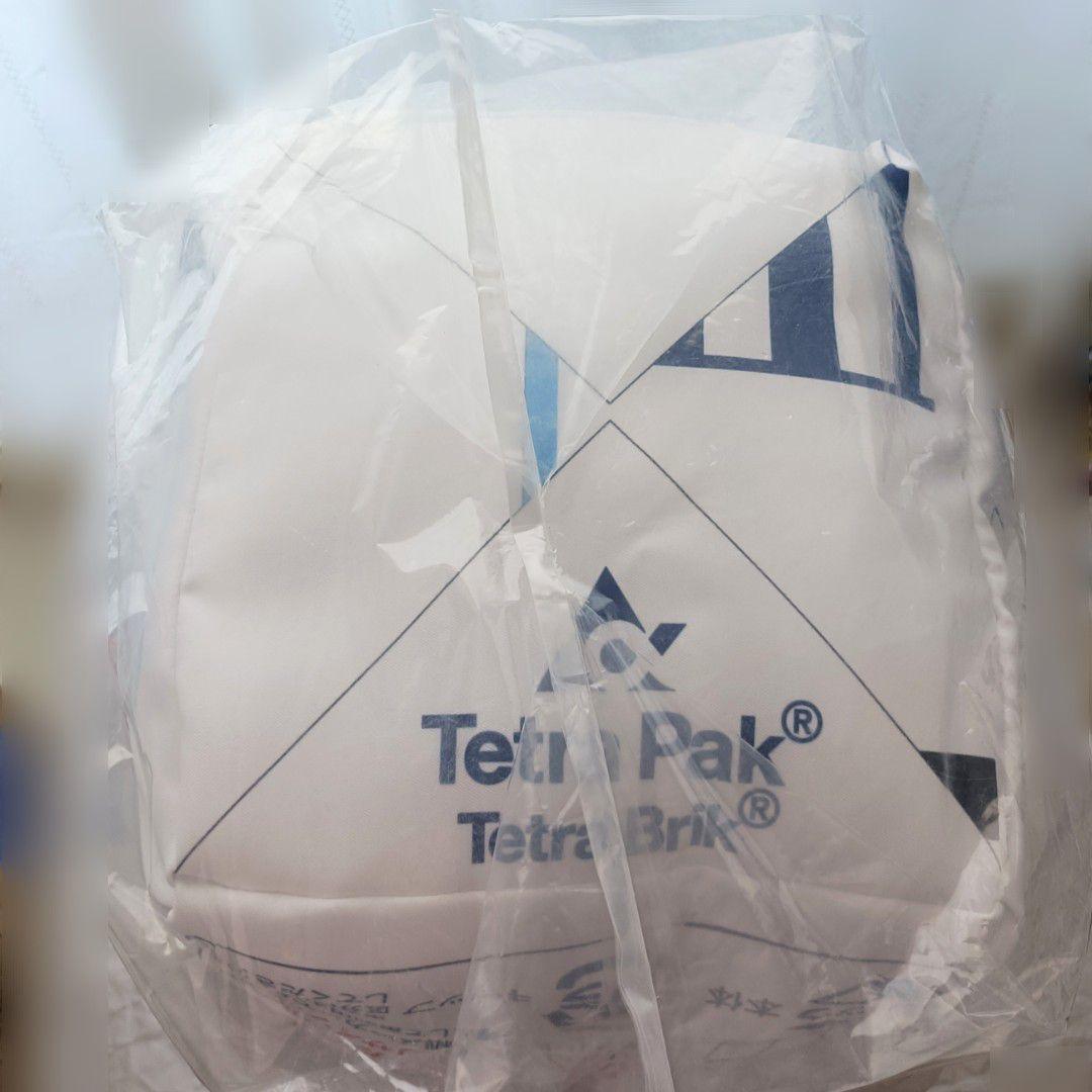 明治おいしい牛乳 超巨大 クッション - メルカリ