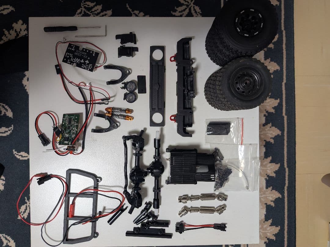 WPL C74ジムニー MN82ランクル 他　WPLパーツ多数　画像の物の全て。