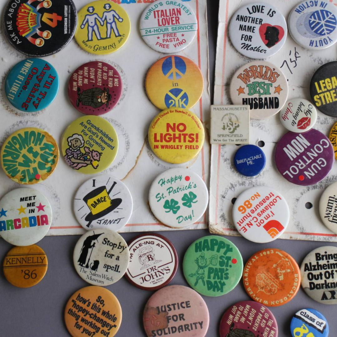 古着卸】ビンテージ 缶バッジ 107個 まとめ売り 仕入 アメリカ