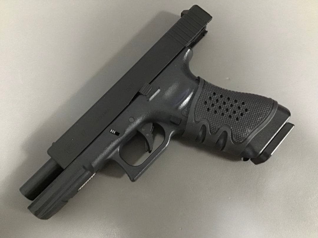 東京マルイ GLOCK 17 gen3 マガジン2本＋ラバーグリップ付