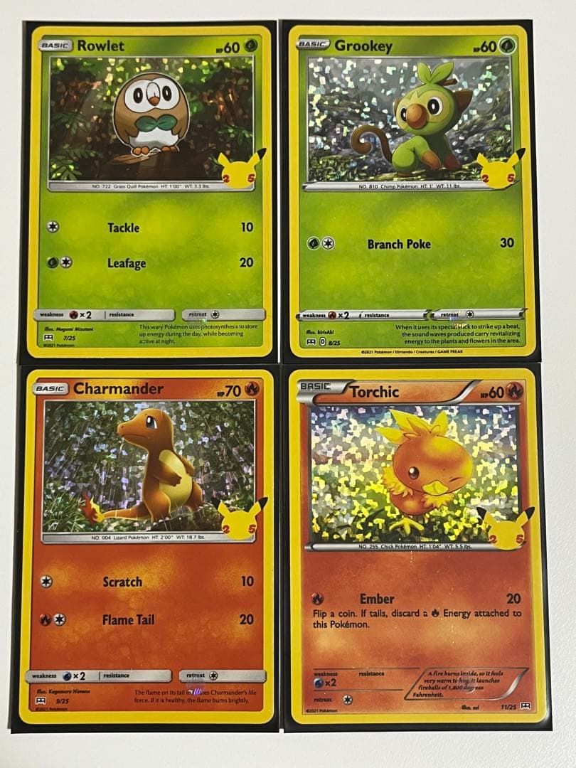 ポケモンカード　海外マック 25周年プロモ　ピカチュウホロ　+御三家ホロ21枚