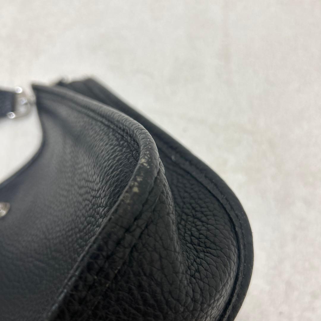HERMÈS ブラック ショルダーバッグ