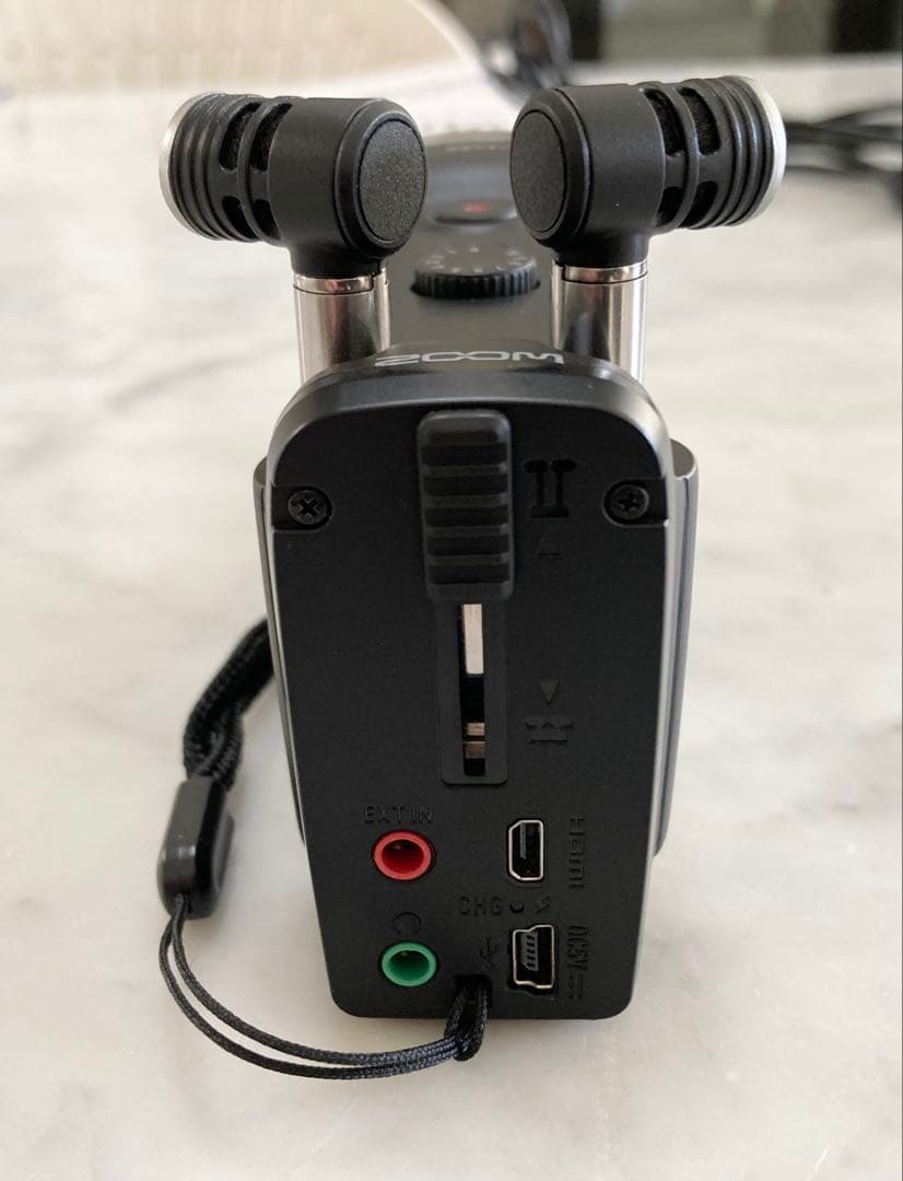 ZOOM Q4n ビデオカメラ レコーダー